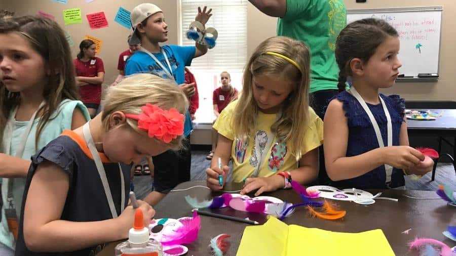 VBS Arts and Crafts Image 1